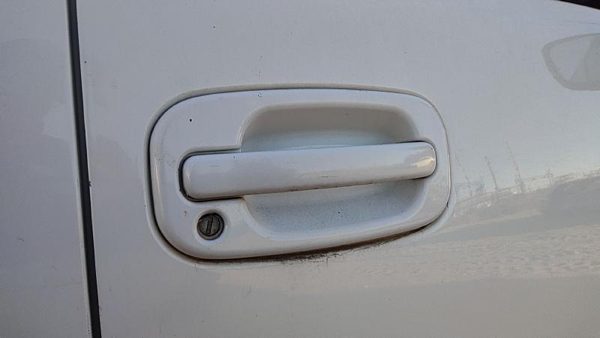 00-06 Chevy Suburban Passenger Right Front Outside Door Handle 50U Summit White — photo 4