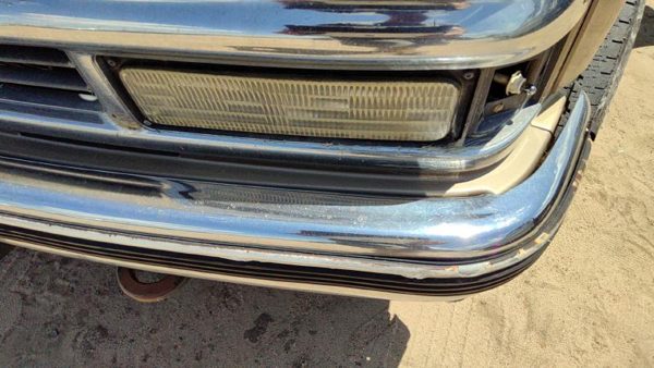 1997 Chevy Pickup 2500 Grille Silverado Gold 55U Filler — photo 9