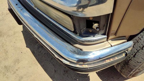 1997 Chevy Pickup 2500 Grille Silverado Gold 55U Filler — photo 11