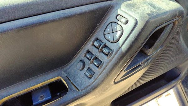 99-04 Jeep Grand Cherokee Driver Left Front Power Window Master Control Switch — photo 2