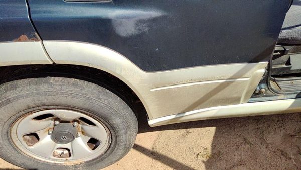 96-97 Suzuki Sidekick Passenger Right Rear Moulding From Door Back Trim Strip — photo 2