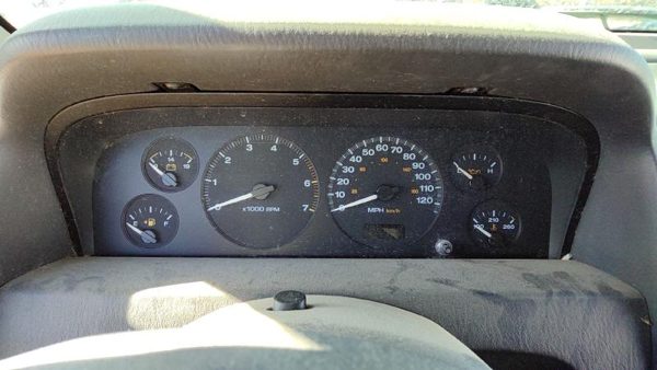 2002-2004 Jeep Grand Cherokee Speedometer Cluster Instrument Gauges Panel Dash — photo 1