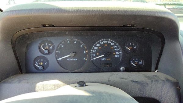 2002-2004 Jeep Grand Cherokee Speedometer Cluster Instrument Gauges Panel Dash — photo 2