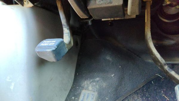 2004-2015 Nissan Titan Parking Brake Pedal Assembly Oem Complete Emergency Unit — photo 2