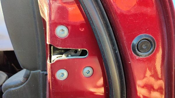 2008-2015 Nissan Rogue Passenger Right Rear Door Latch With Rods/cables Oem Back — photo 1