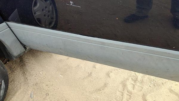 1998-2003 Toyota Sienna Driver Left Front Moulding From Door Oem Trim Strip — photo 4