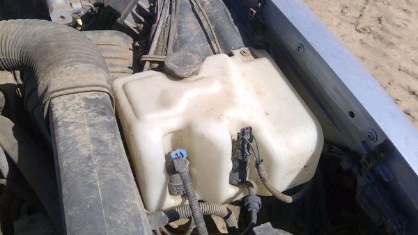 91 Caprice Windshield Washer Fluid Reservoir With Pump Wiper Tank Station Wagon — photo 2