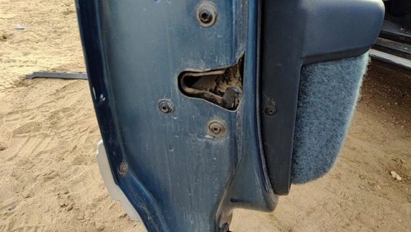 88-91 Olds Cutlass Calais Driver Left Front Door Latch With Rods/Cables 2 Door — photo 4