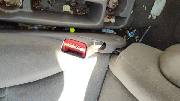 01-05 Chrysler Pt Cruiser Driver Left Front Seat Belt Buckle Receiver Fl Taupe — photo 3