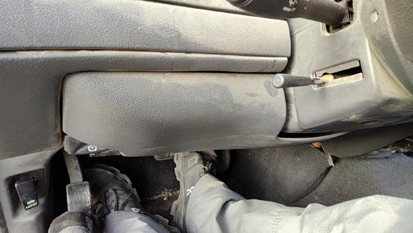 2005-2011 Ford Crown Vic Lower Dash Under Column Knee Bolster Trim Panel Black — photo 5