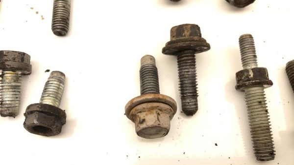 2005 Gmc Sierra 2500 4L80 Bolt Kit Set Oem Factory Hardware — photo 4