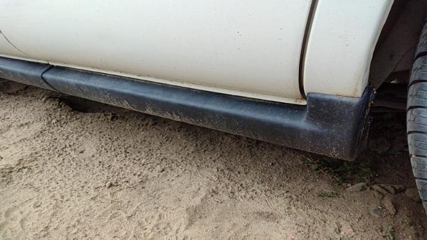 2005 Ford Taurus Rocker Moulding LH — photo 1