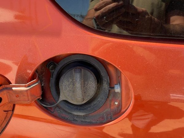 2005-2007 Ford Escape Fuel Filler Neck Assembly With Gas Cap Oem 5L8Z9034Cn — photo 1
