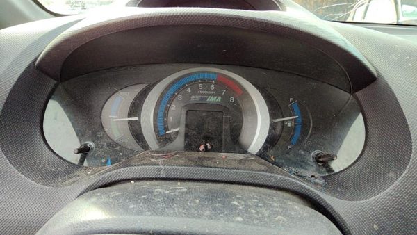 2010-2011 Honda Insight Speedometer Cluster Instrument Gauges Panel Oem Dash — photo 1