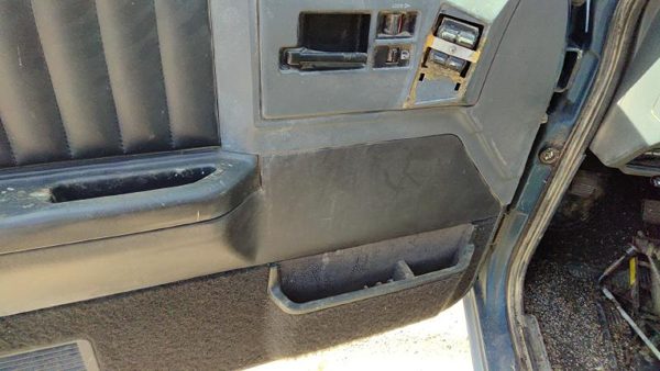 1994 Chevy S10 Blazer Driver Left Front Door Trim Panel With Master Switch Black — photo 7