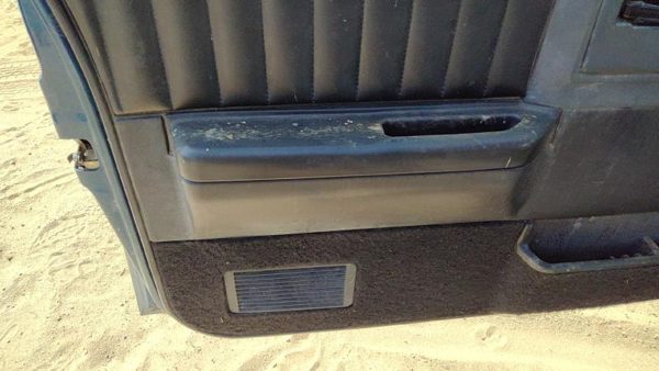 1994 Chevy S10 Blazer Driver Left Front Door Trim Panel With Master Switch Black — photo 9