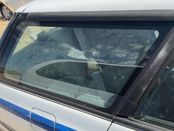 90-94 Legacy RHD Passenger Right Rear Quarter Glass Back Side Window Oem Wagon — photo 1