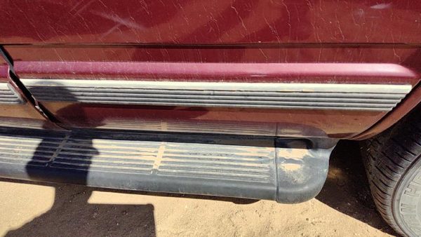 1999-2000 Gmc Yukon Driver Left Rear Moulding From Door Oem Back Trim Strip — photo 2