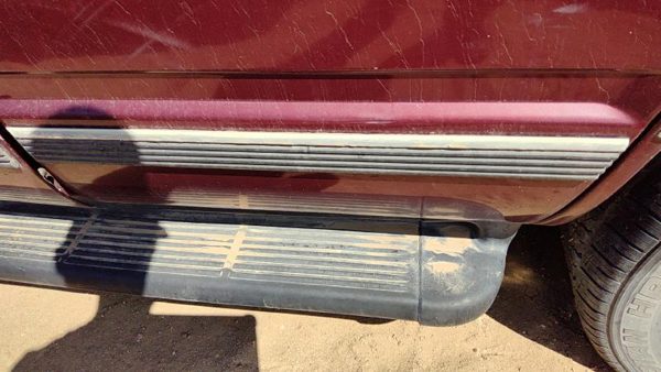 1999-2000 Gmc Yukon Driver Left Rear Moulding From Door Oem Back Trim Strip — photo 3