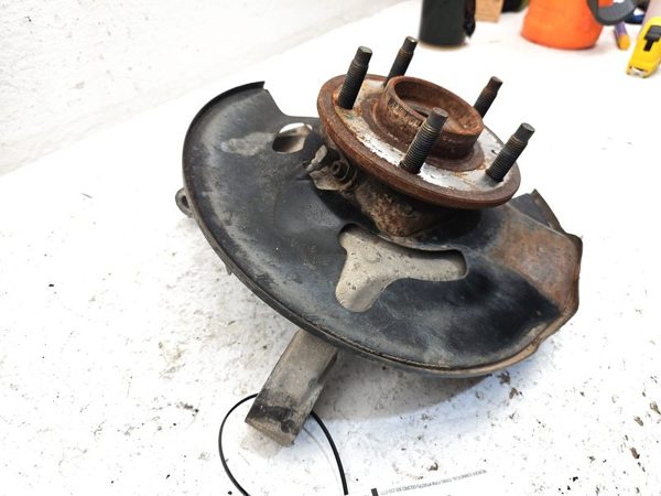 07-09 Equinox Passenger Right Front Spindle Steering Knuckle With Wheel Hub — photo 2