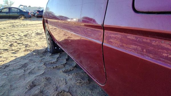 1997 Ford Aspire Front Door LH E5 Red Hail F4BZ6120124A — photo 7