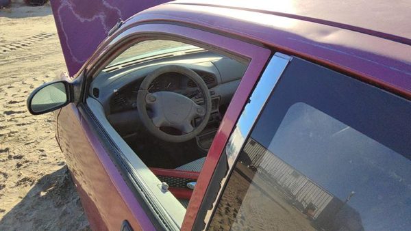 1997 Ford Aspire Front Door LH E5 Red Hail F4BZ6120124A — photo 2