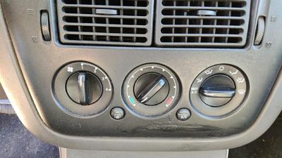 2002-2006 Ford Explorer Temperature Control Module In Dash Heater Ac Head Unit