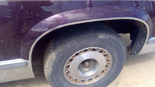 93 Cadillac Fleetwood Passenger Right Front Chrome Wheel Moulding Trim Flare Oem — photo 2