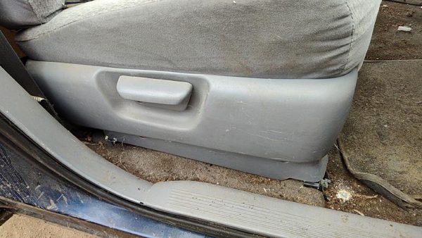 98-03 Toyota Sienna Passenger Right Side Seat Trim Panel Oem Gray 11 — photo 2