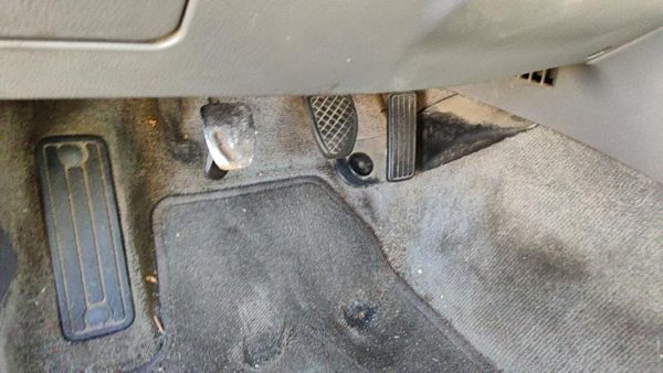 2002 Subaru Legacy Complete Clutch And Brake Pedal Assembly Oem — photo 2