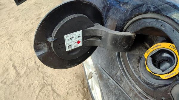 2010-2012 Ford Fusion Fuel Tank Door With Hinge Gas Lid Oem Filler Black Uh — photo 4