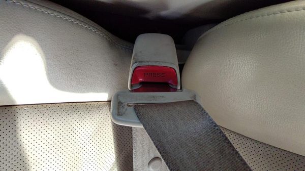10-14 Legacy Outback Driver Left Front Seat Belt Buckle Receiver Wil Warm Ivory — photo 4