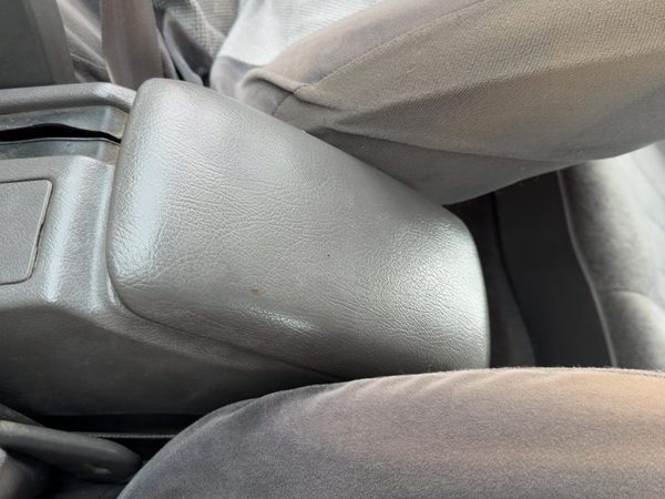 1990-1991 Subaru Legacy Center Console Lid Only Oem Arm Rest Fold Down Gray — photo 3