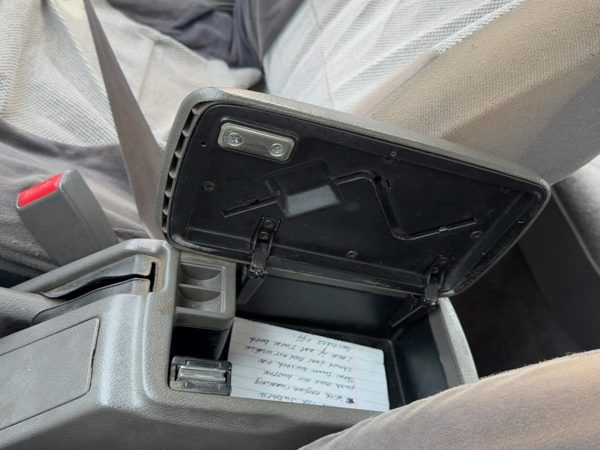 1990-1991 Subaru Legacy Center Console Lid Only Oem Arm Rest Fold Down Gray — photo 4