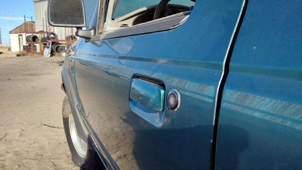 1998 Ford Ranger Front Door LH Ps Pacific Green — photo 4