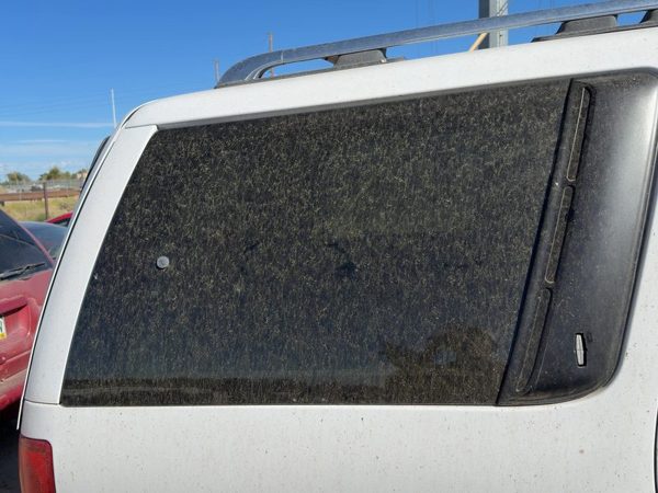 1998 Lincoln Navigator Quarter Glass/window RH — photo 2