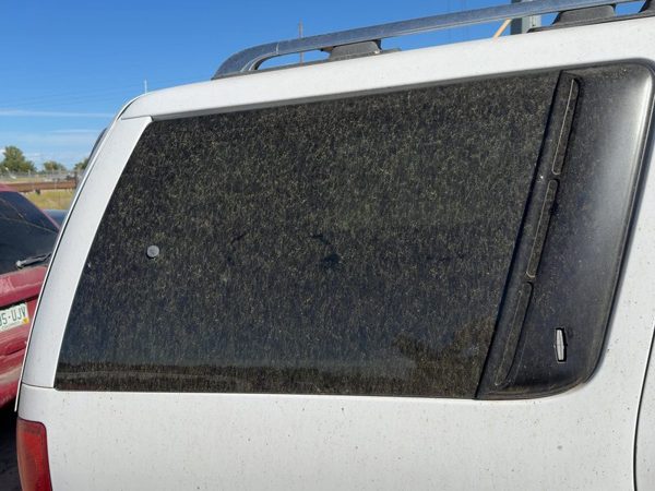 1998 Lincoln Navigator Quarter Glass/window RH — photo 4