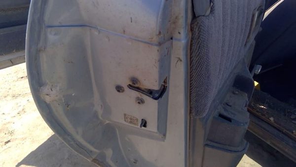 91-96 Chevy Caprice Driver Left Rear Door Latch With Rods/Cables Assembly Back — photo 2