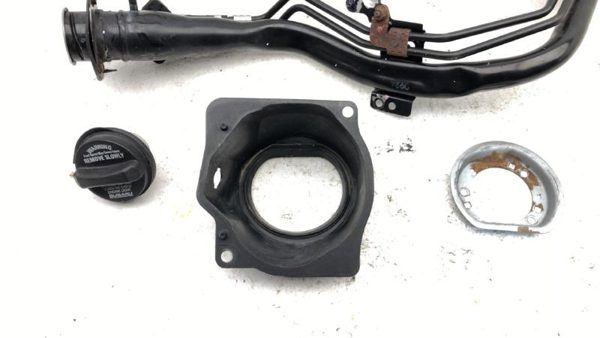 2008-2014 Subaru Impreza Fuel Filler Neck Assembly With Gas Cap Oem 2.5L — photo 2