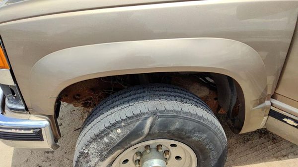1995-00 Silverado 2500 Driver Left Front Wheel Flare Moulding Fender Gold 55U — photo 2