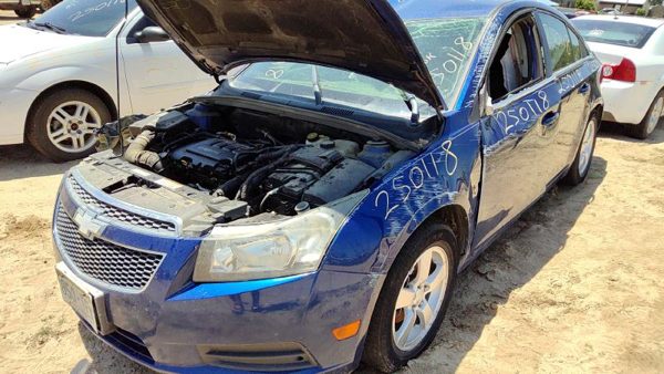 2013 Chevrolet Cruze — vehicle photo 4