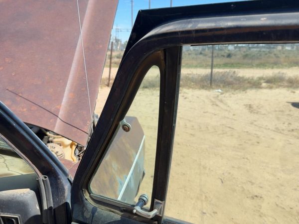 78-86 D150 Passenger Right Front Vent Window Small Door Glass With Frame Oem — photo 3