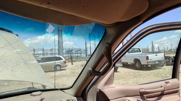 98 Lincoln Navigator Passenger Right A Pillar Trim Windshield Post Panel Tan Kx — photo 4
