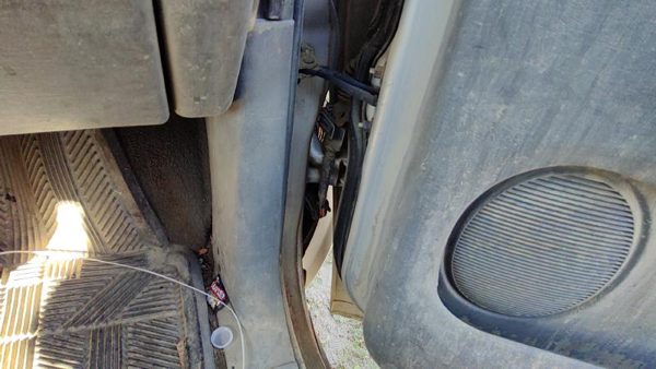 04-07 Caravan Passenger Right Lower Sill Step Moulding Trim Panel D5 Slate Gray — photo 1