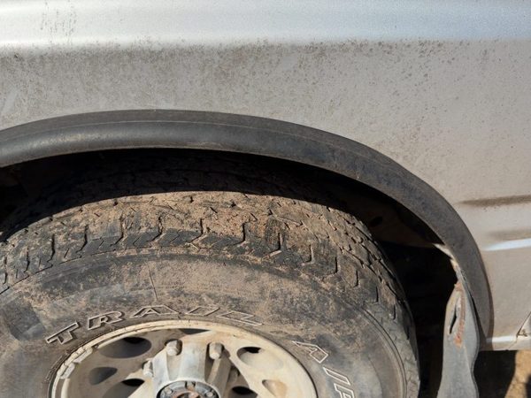 1988-1992 Isuzu Pup Driver Left Front Wheel Flare Moulding Oem Fender — photo 2