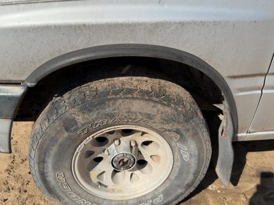 1988-1992 Isuzu Pup Driver Left Front Wheel Flare Moulding Oem Fender