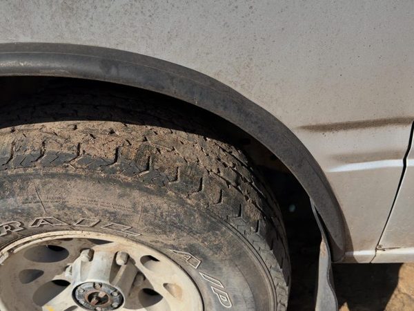 1988-1992 Isuzu Pup Driver Left Front Wheel Flare Moulding Oem Fender — photo 5