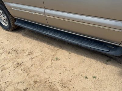 2001-2006 Chevy Suburban Passenger Right Running Board Side Step Oem 4X4
