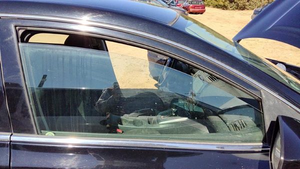 2013-2019 Nissan Sentra Passenger Right Front Side Window Door Glass Oem — photo 3