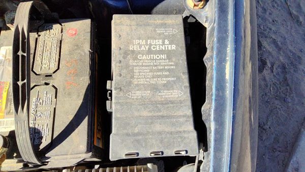 2001-2002 Dodge Caravan Engine Fuse Box Power Distribution Panel Oem 3.8L — photo 1